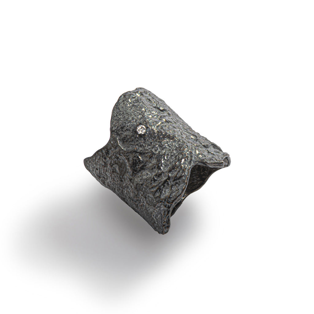 Emanuela Duca Black Ring, Diamonds on The Devil Wears Prada 2 worn by Emily Blunt