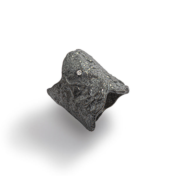 Emanuela Duca Black Ring, Diamonds on The Devil Wears Prada 2 worn by Emily Blunt