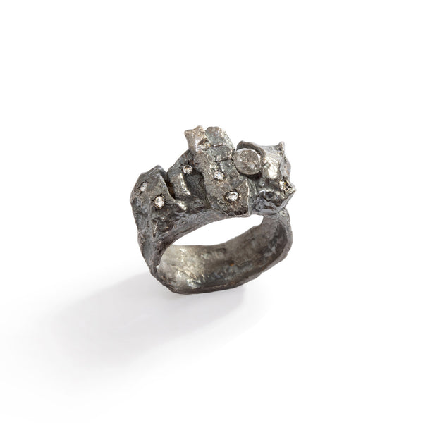 Emanuela Duca Black Ring, Diamonds on The Devil Wears Prada 2 worn by Emily Blunt