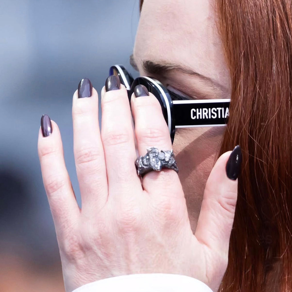 Emily Blunt wearing a black ring by Emanuela Duca in The Devil Wears Prada 2