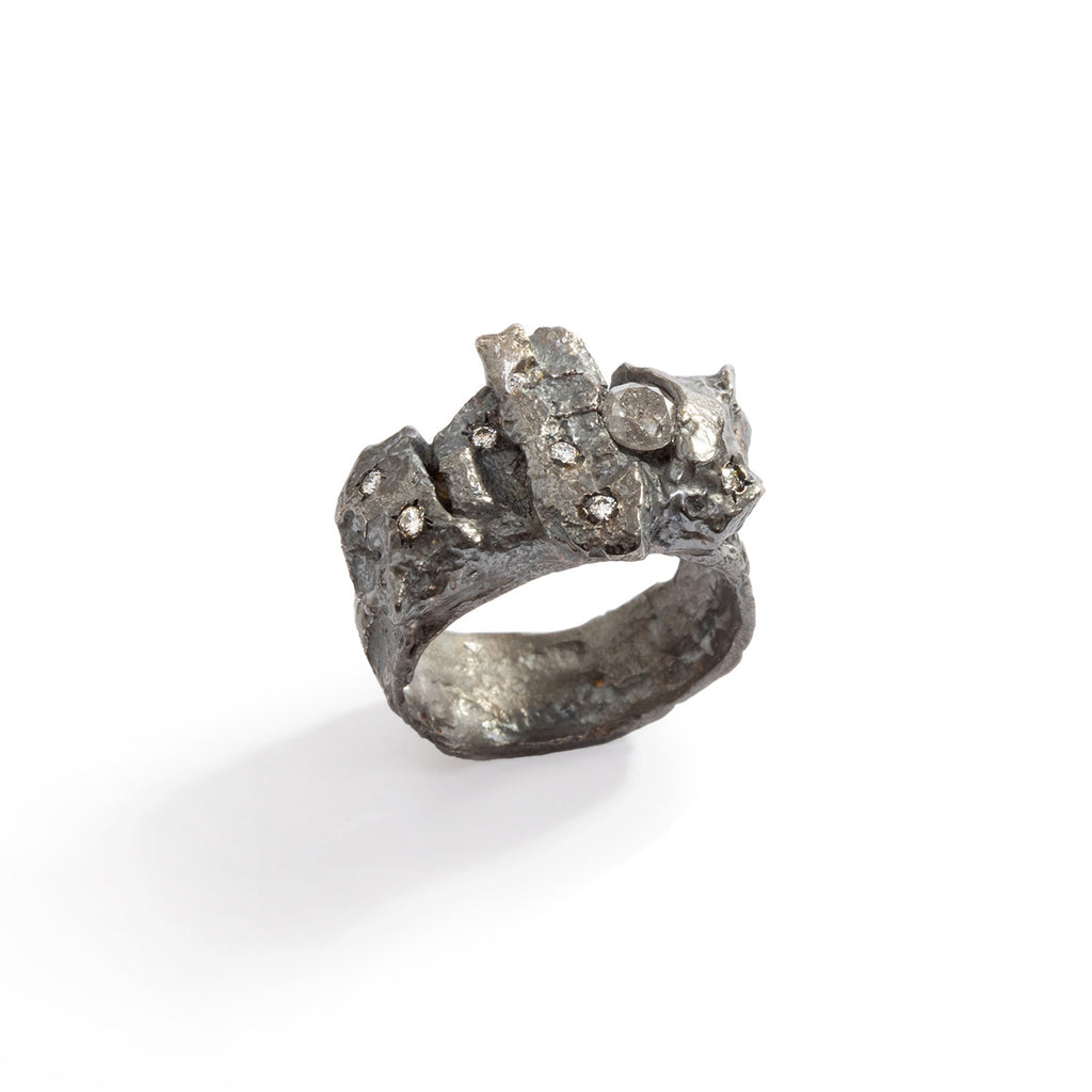 Emanuela Duca Black Ring, Diamonds on The Devil Wears Prada 2 worn by Emily Blunt