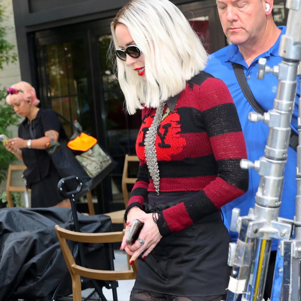 Emily Blunt wearing a black ring by Emanuela Duca in The Devil Wears Prada 2
